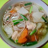 大根と鶏肉人参のあったか蕎麦